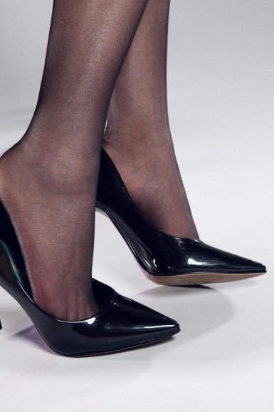 官方直播：网友吐槽：过早住新装修房死的快